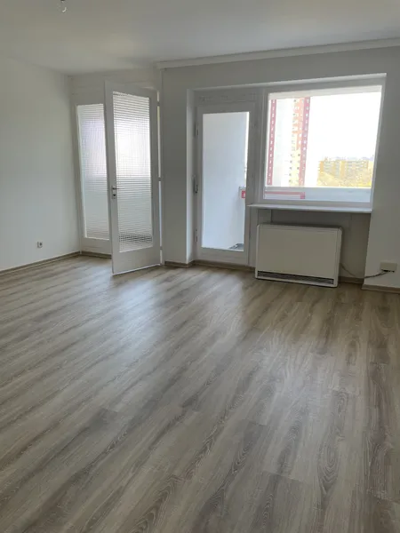 Neu renovierte 1 Zimmer Wohnung mit Balkon und Keller — photo 1